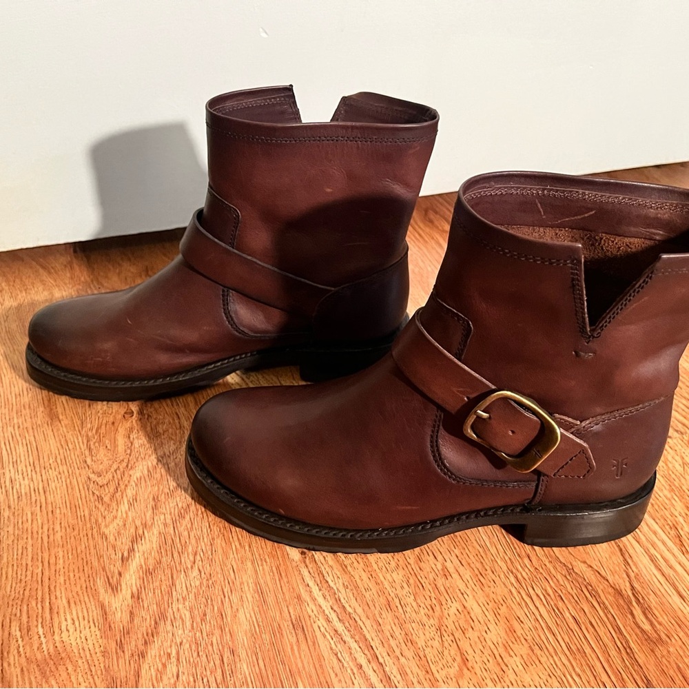 FRYE AND CO. Brown Ankle Boots